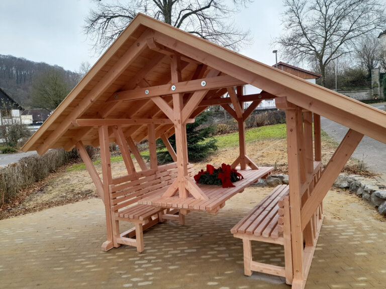 Dorfplatz erstrahlt im neuen Glanz!